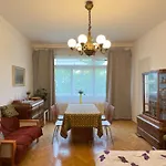 公寓 Sedlcanska - Will Save Money Here - Equipped With Antique Furniture